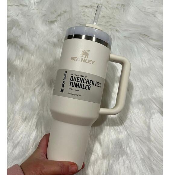 NWT Stanley Quencher H2.0 Flowstate Tumbler W/ Reusable Straw Cream Tonal 40 Oz. - Picture 1 of 7